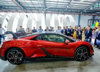 Nova fábrica de carros elétricos mostra confiança no Brasil, diz Lula