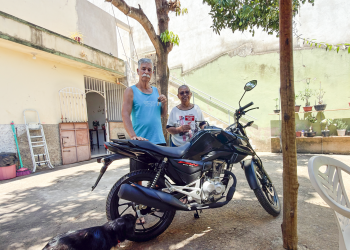Morador de Valadares é premiado com motocicleta por manter tributos em dia em sorteio da Prefeitura