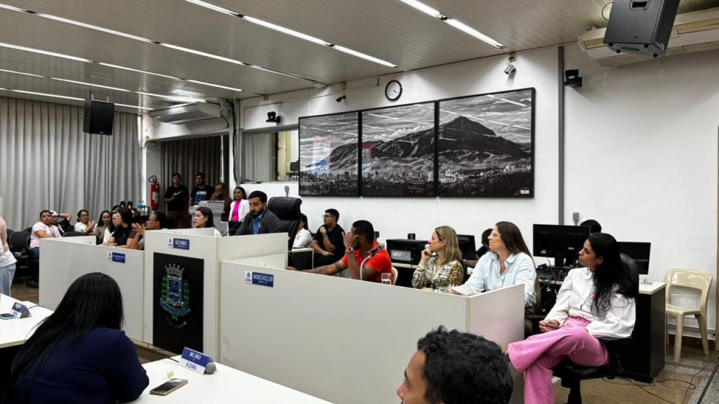 Audiência pública discute direitos de pessoas com autismo em Governador Valadares