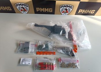 PM apreende armas, munições e drogas em operação no bairro Turmalina
