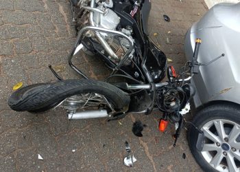 Adolescente pilotando motocicleta se envolve em acidente no bairro São Pedro