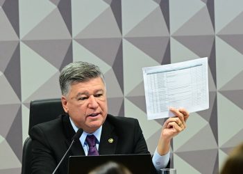 Carlos Viana pede a ministro do STF prisão de investigados pela CPMI do INSS