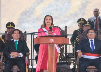 Congresso do Peru derruba a presidente Dina Boluarte; chefe do parlamento assume cargo