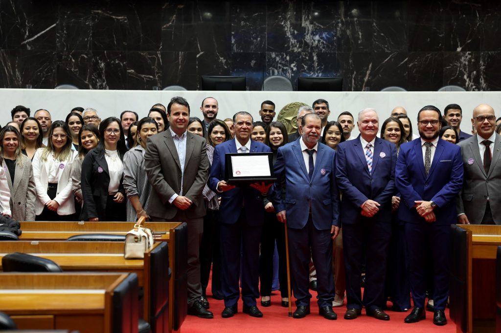Noite de emoção marca homenagem da ALMG aos 77 anos da Beneficência Social Bom Samaritano
