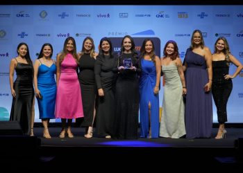 Sicoob Crediriodoce recebe em São Paulo o Prêmio Lugares Mais Incríveis, conquistado pelo 4º ano consecutivo