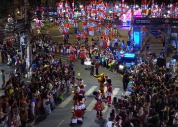 Governador Valadares inicia Natal de Luz para Família com programação cultural e acendimento das luzes