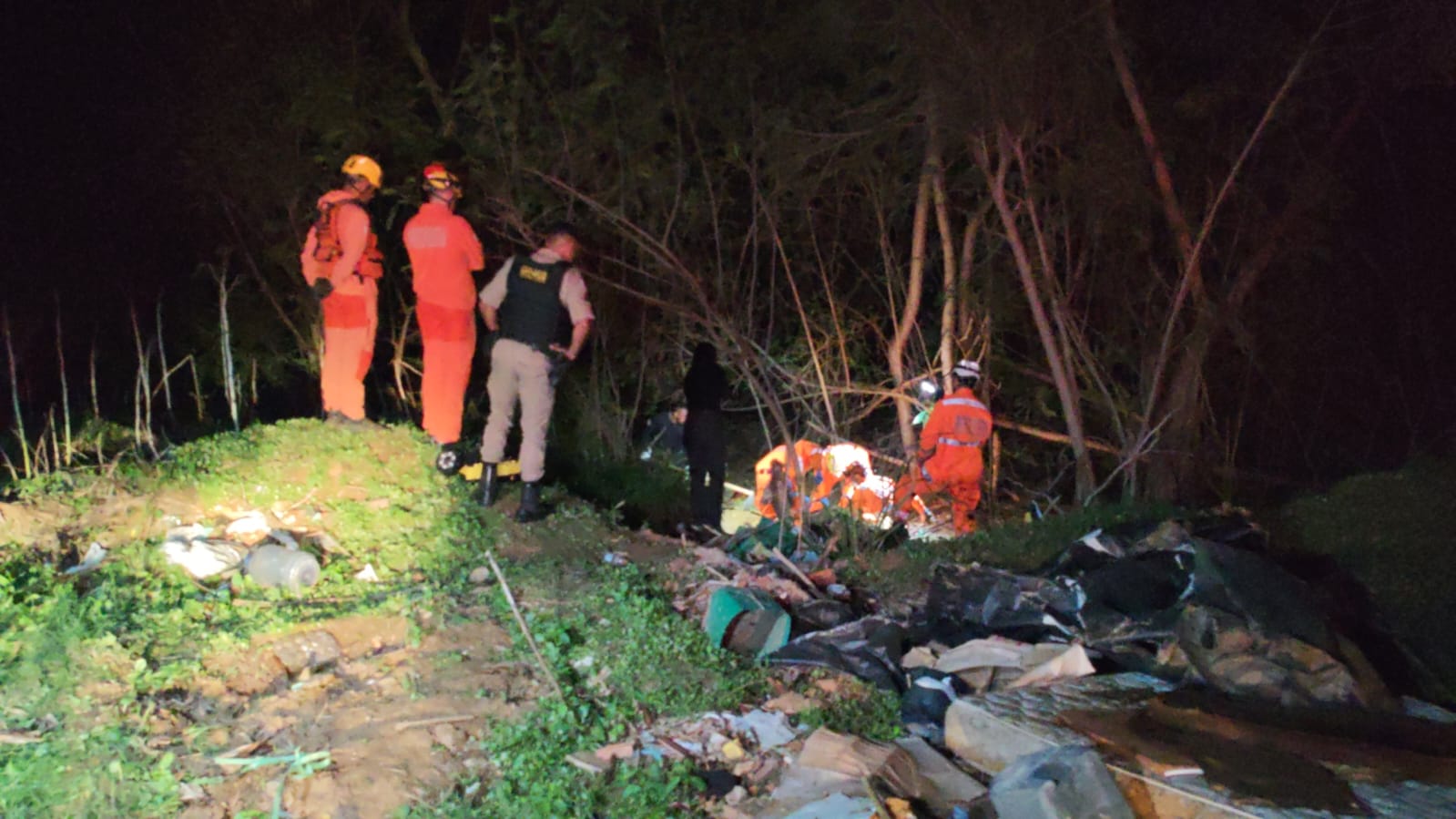 Ossada humana é encontrada em cova rasa no Conjunto Sir