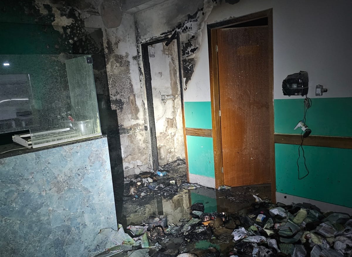 Incêndio atinge pizzaria no Vila Isa