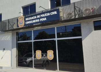 Homem é preso por descumprir medida protetiva e ameaçar filho