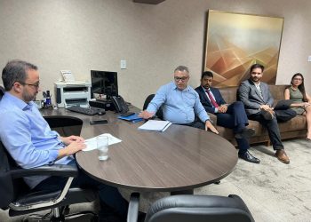 Cooperativismo ganha força em Valadares com entrega de propostas e criação de Frente Parlamentar