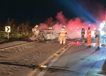 Grave acidente entre carro e caminhão é registrado na BR-259 em Valadares