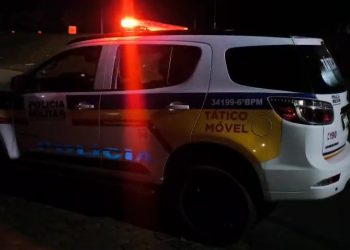 Mulher com mandado de prisão e homem foragido da Justiça são detidos em ações da PM em Valadares