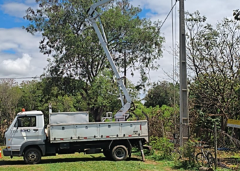 Campos de futebol em várias partes da cidade recebem iluminação