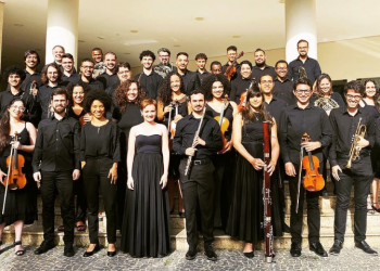 Orquestra Jovem apresenta concerto de Natal na Praça dos Pioneiros