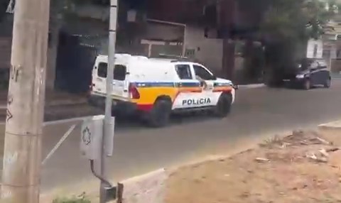 Homem com quatro mandados de prisão em aberto é preso pela PM no bairro Palmeiras