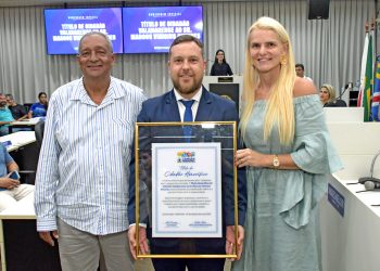 Reconhecimento em noite solene na Câmara