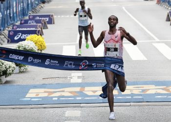 Com ultrapassagem na reta final, etíope vence a São Silvestre