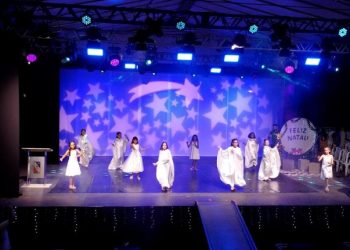 Coronel Fabriciano recebe Cantata de Natal com 200 alunos da rede municipal