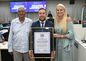 Câmara concede título de cidadão valadarense a diretor-executivo da Águas de Valadares