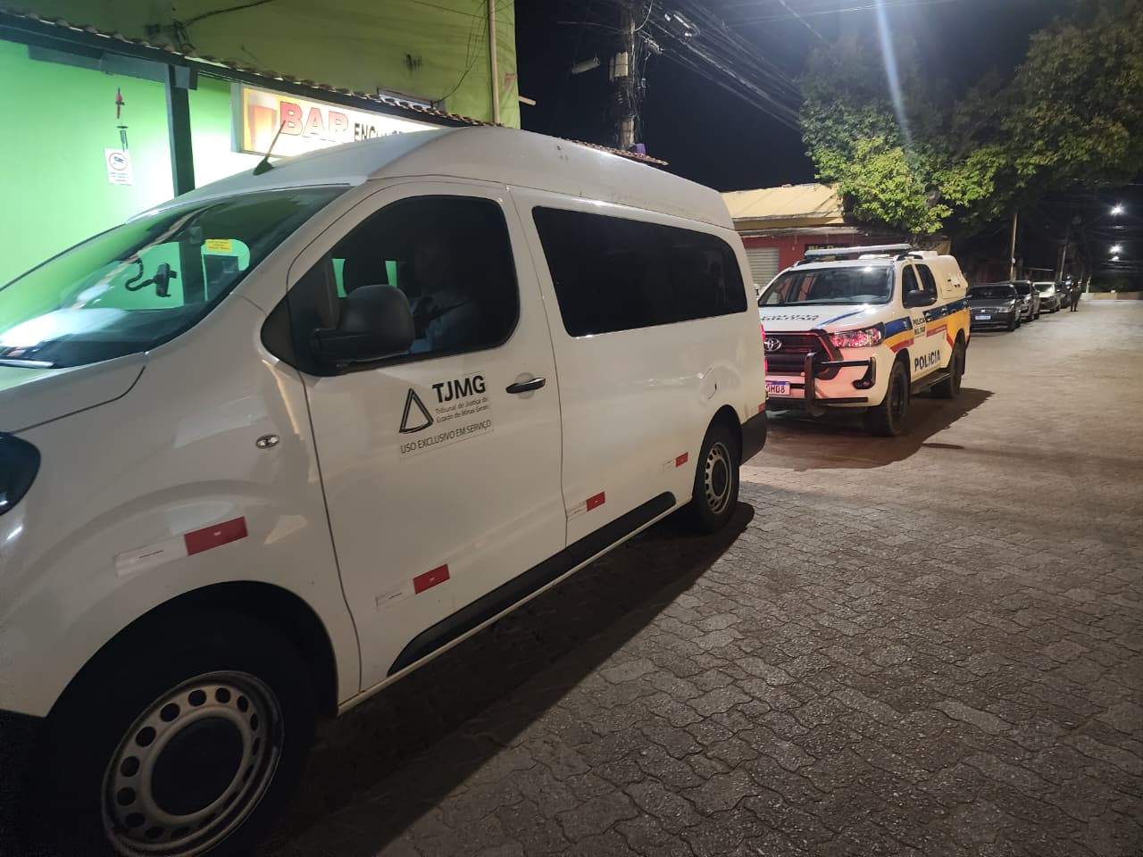 Operação encerra festa irregular com 45 adolescentes e apreensão de drogas no Vila dos Montes