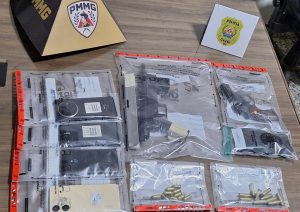Dois suspeitos são presos e armas apreendidas em operação que investiga homicídio em Conselheiro Pena