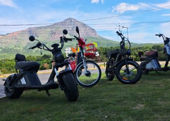 Ação educativa orienta população sobre novas regras para ciclomotores