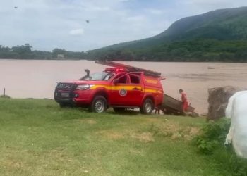 Adolescente é apreendido após tentar fugir da PM e pular no Rio Doce