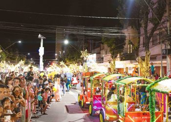 Natal de Luz para a Família se despede com desfile infantil do grupo Animaê nesta terça-feira