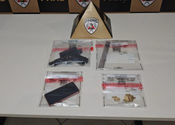 PM prende homem e apreende pistola e carregador de submetralhadora no bairro Turmalina