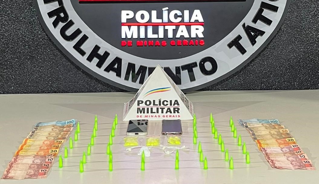 PM prende homem e apreende adolescente e drogas em operação contra o tráfico em Teófilo Otoni