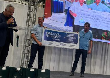 Com 72 milhões de litros coletados, Cooperativa Agropecuária premia fidelidade dos produtores