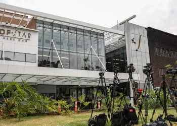 Bolsonaro passará por nova intervenção nesta segunda-feira para conter crises de soluço