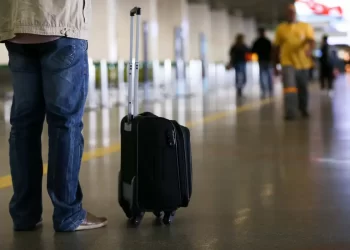 O Departamento de Estado dos Estados Unidos (EUA) suspendeu temporariamente, a partir dessa quarta-feira (21), a emissão de novos vistos de imigração para cidadãos de 75 países, incluindo o Brasil.￼