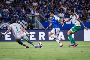 Cruzeiro domina e goleia Uberlândia com retorno dos titulares