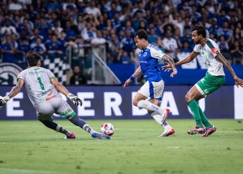 Cruzeiro domina e goleia Uberlândia com retorno dos titulares