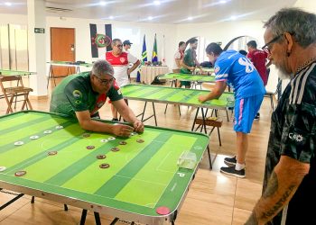 Desafio de futebol de mesa inicia celebrações na cidade