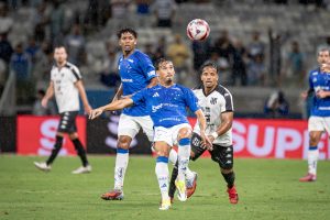 Democrata vence o Cruzeiro no Mineirão