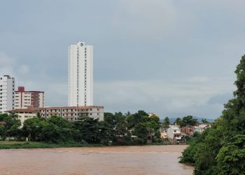 Rio Doce pode atingir cota de inundação em Valadares neste sábado