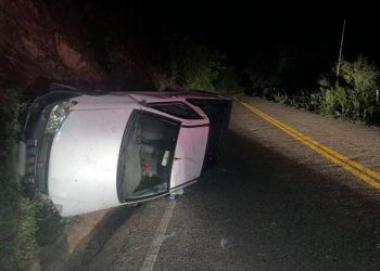 Tentativa de evitar colisão resulta em capotamento na LMG-775 em Tumiritinga