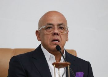 Venezuela diz que já libertou 400 presos; oposição e ONGs contestam