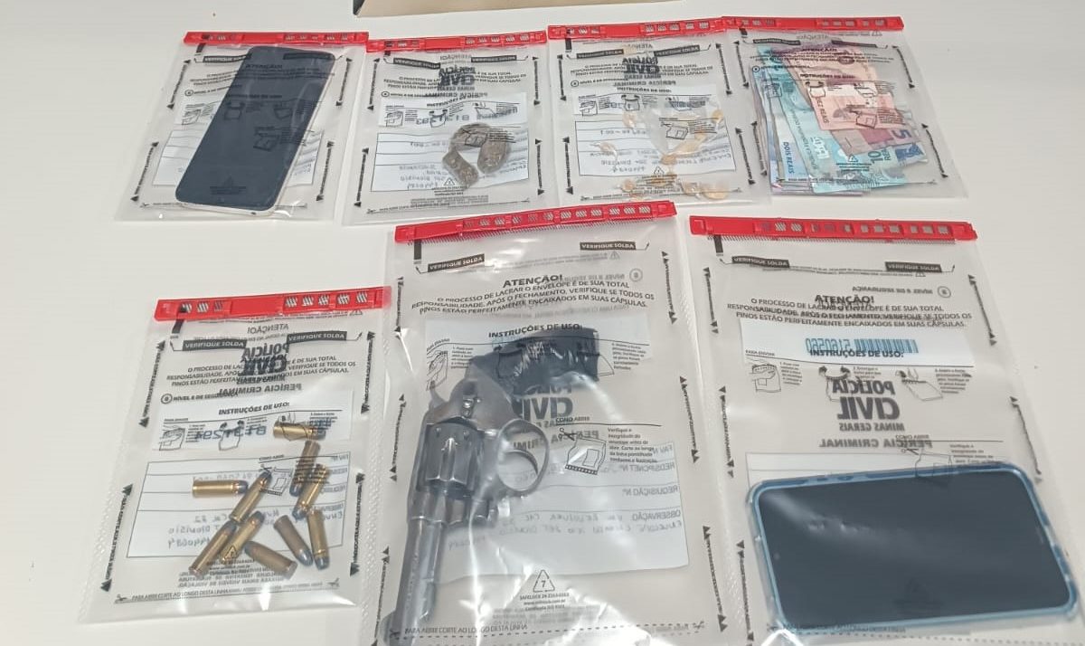 Quatro homens são presos com arma, munições e drogas no São Pedro