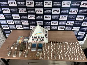 PM apreende adolescente e grande quantidade de drogas em Caratinga