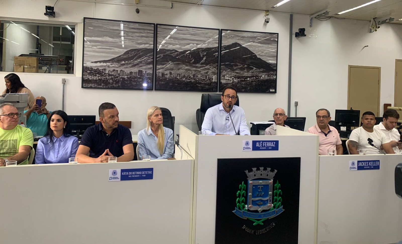 Alê Ferraz anuncia entrega da primeira fase da reforma da nova sede da Câmara até dezembro deste ano