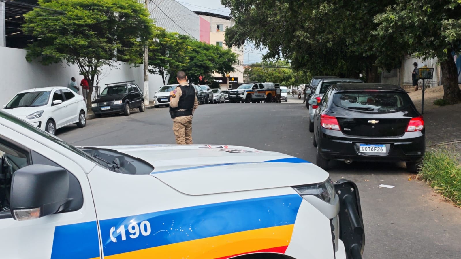 Homem é preso após roubo de mais de R$ 13 mil em frente a banco em Valadares