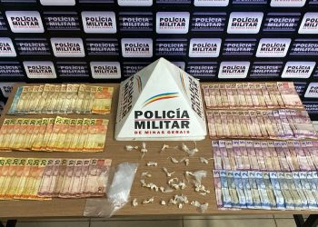 Ação da PM no combate ao tráfico termina com apreensão de dois menores e prisão de mulher em Caratinga