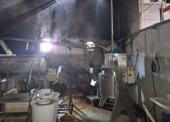 Incêndio em fábrica de temperos deixa um ferido em Ipatinga