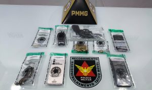 Dupla é presa com arma, drogas e munições no bairro Jardim do Trevo