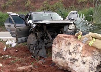 Mãe e filho morrem em acidente na BR-116 em Valadares