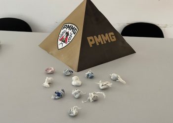 Operação da PM prende gari e apreende drogas em Divino das Laranjeiras