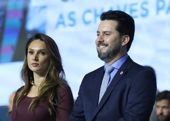 Deputada denuncia ameaça de Simões